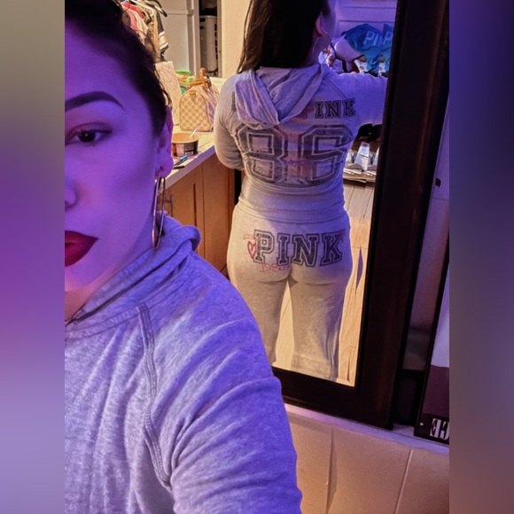 PINK 🩶Victoria's Secret RARE HTF Outfit🩶 - Picture 5 of 12